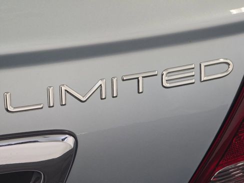 Used 2003 Chrysler Sebring Limited image 61