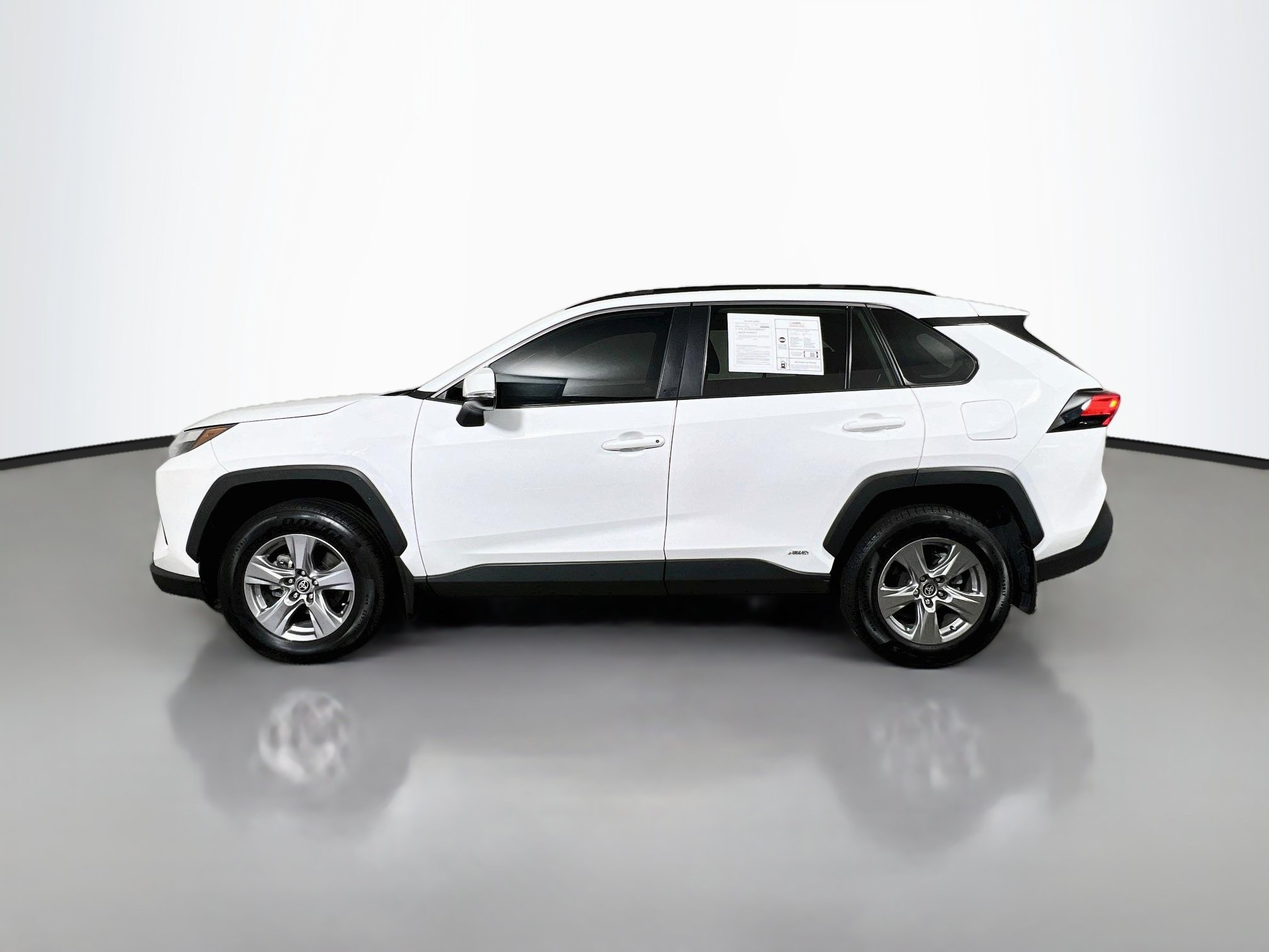 Used 2024 Toyota RAV4 XLE w/ Convenience Package AWD/4WD image 9