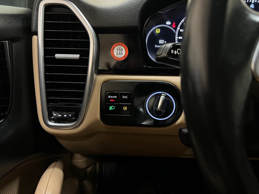 Used 2020 Porsche Cayenne AWD/4WD image 36