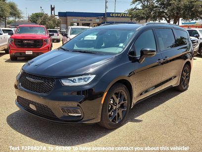 Used 2025 Chrysler Pacifica Limited