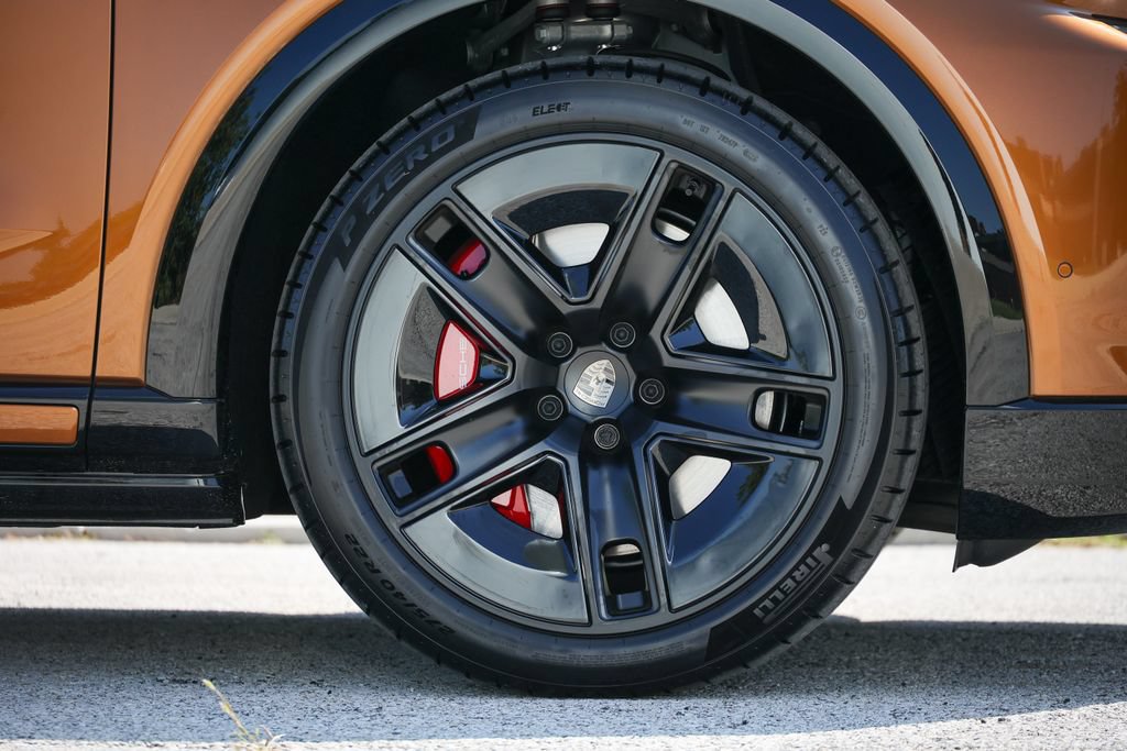 New 2026 Porsche Cayenne Turbo AWD/4WD image 39