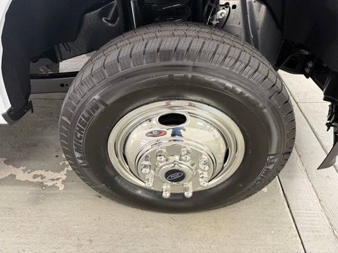New 2026 Ford F350 XL w/ XL Chrome Package image 5
