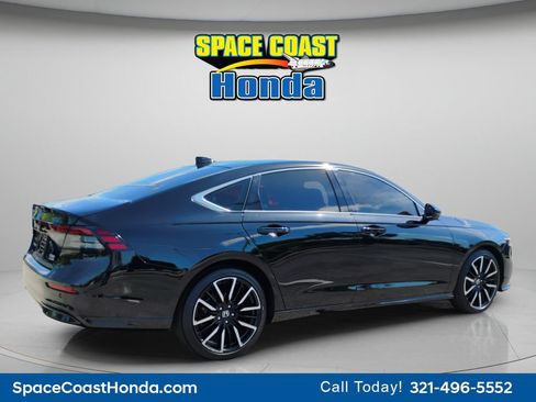 Certified 2023 Honda Accord Touring image 3