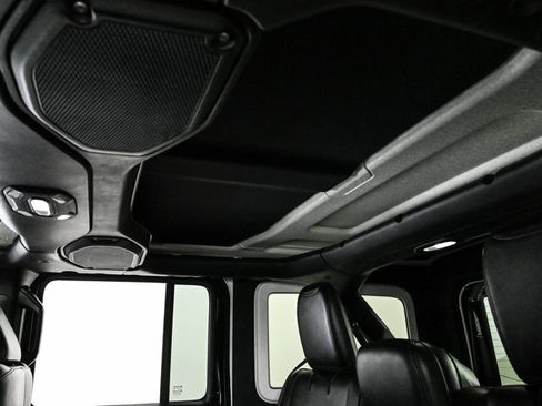 Used 2018 Jeep Wrangler Unlimited Sahara image 20