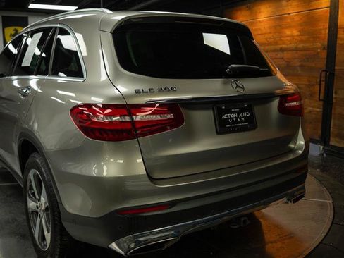 Used 2019 Mercedes-Benz GLC 300 4MATIC w/ Parking Assistance Package image 6