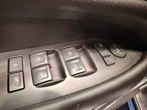 Used 2017 Cadillac Escalade Luxury AWD/4WD image 26