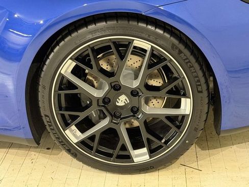 Used 2026 Porsche 911 Carrera RWD image 14