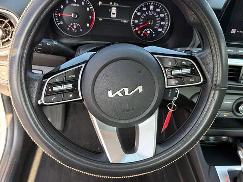 Used 2024 Kia Forte LXS w/ LXS Technology Package FWD image 13