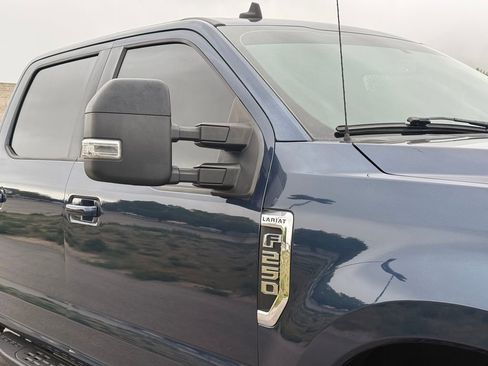 Used 2019 Ford F250 Lariat w/ Lariat Value Package AWD/4WD image 16