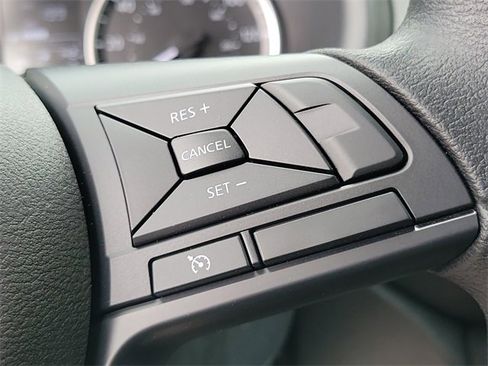 New 2025 Nissan Kicks Play S image 10