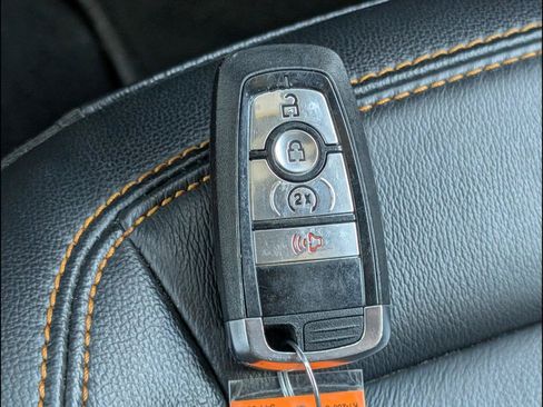 Used 2024 Ford Bronco Badlands AWD/4WD image 16