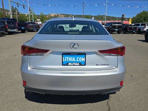 Used 2017 Lexus IS 200t RWD image 4