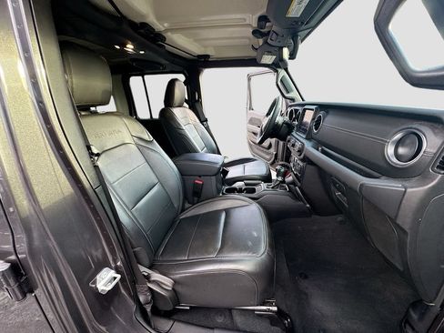 Used 2023 Jeep Wrangler Unlimited Sahara AWD/4WD image 32