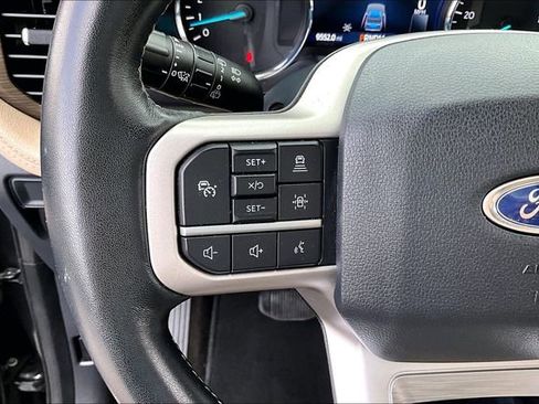 Used 2022 Ford Expedition Limited image 10