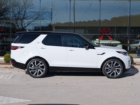 Certified 2024 Land Rover Discovery Dynamic SE image 8