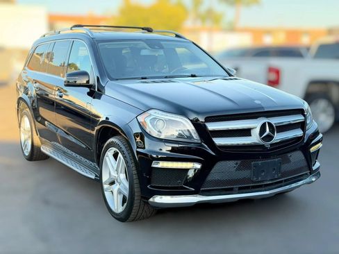 Used 2015 Mercedes-Benz GL 550 4MATIC image 2