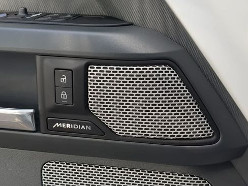 Certified 2023 Land Rover Defender 130 X-Dynamic SE AWD/4WD image 33