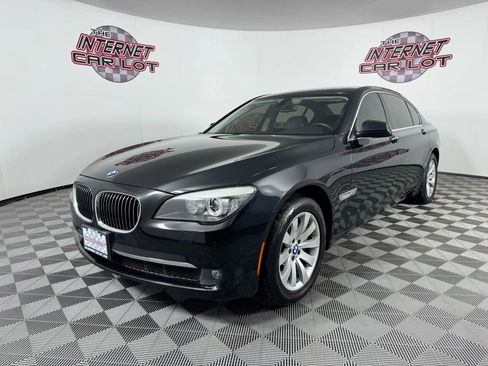 Used 2011 BMW 750Li xDrive image 3