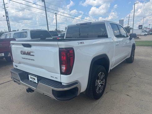 Used 2024 GMC Sierra 1500 SLE w/ Preferred Package AWD/4WD image 5