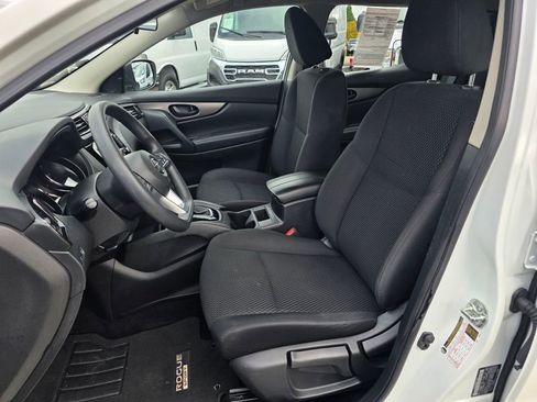 Used 2022 Nissan Rogue Sport S image 7