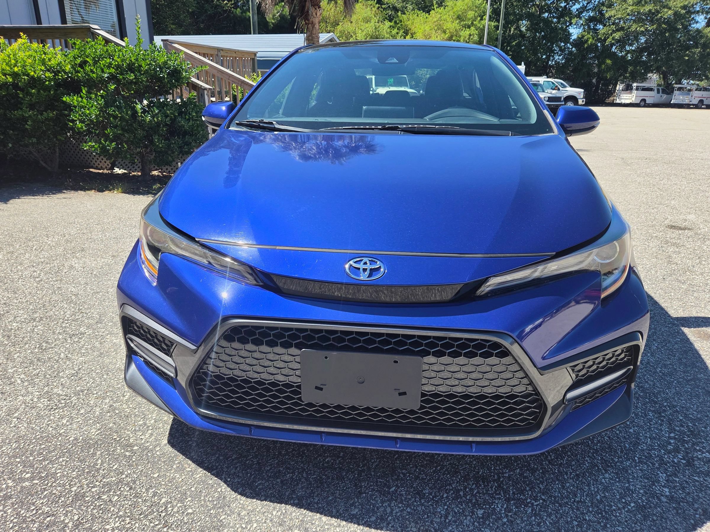 Used 2021 Toyota Corolla SE w/ SE Premium Package FWD image 4