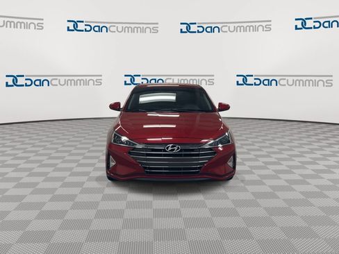 Used 2019 Hyundai Elantra SE FWD image 3