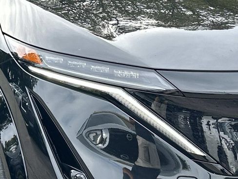 New 2025 Nissan Ariya AWD image 9