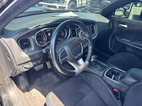 Used 2017 Dodge Charger SRT w/ Harman/Kardon Audio Group RWD image 7