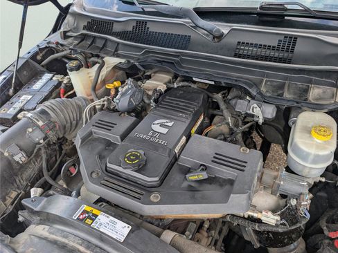 Used 2017 RAM 2500 SLT image 31