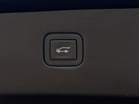 Used 2024 Chevrolet Blazer LT w/ Convenience Package FWD image 27