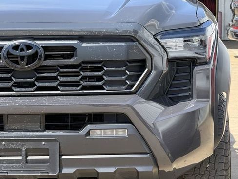 Used 2024 Toyota Tacoma TRD Off-Road AWD/4WD image 7