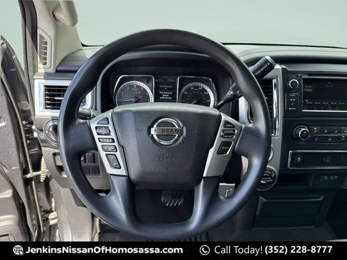 Used 2019 Nissan Titan SV AWD/4WD image 43