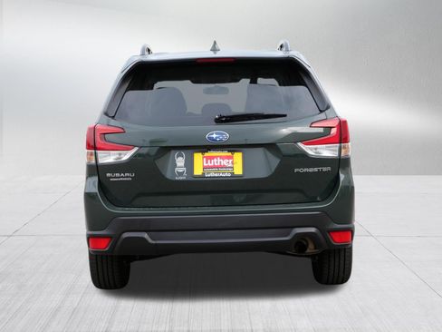 Used 2022 Subaru Forester Premium AWD/4WD image 6