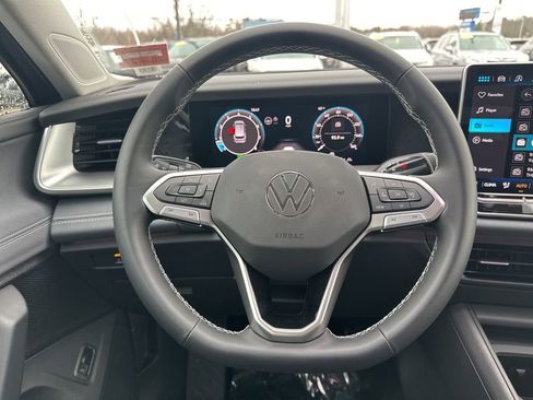 New 2026 Volkswagen Tiguan SE AWD/4WD image 14