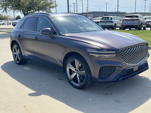 Used 2023 Genesis GV70 2.5T w/ Sport Prestige Package image 1