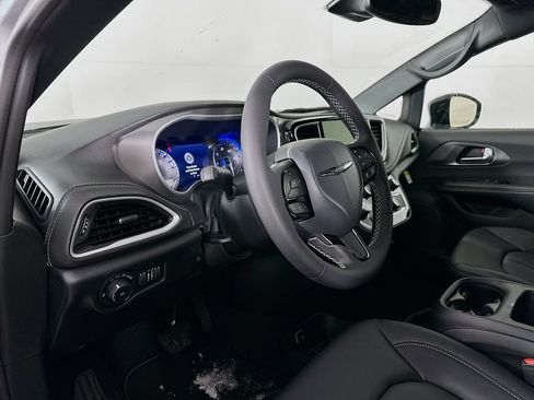 New 2026 Chrysler Pacifica Select w/ S Appearance Package FWD image 13