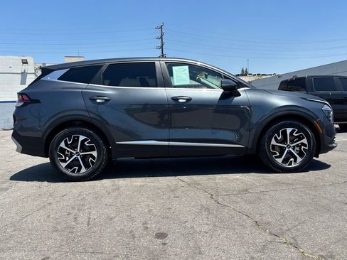 Used 2024 Kia Sportage EX FWD image 3