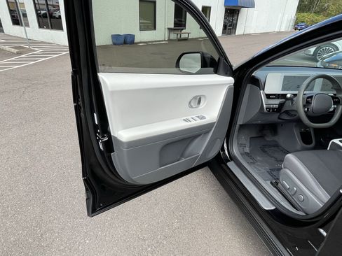 Certified 2024 Hyundai Ioniq 5 SEL RWD image 16
