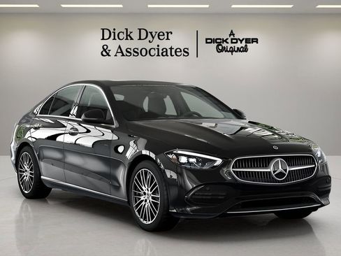 Used 2025 Mercedes-Benz C 300 Sedan image 36