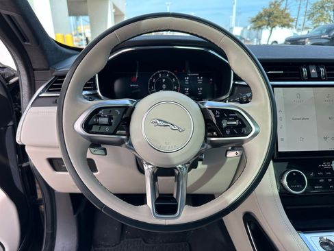 Used 2024 Jaguar F-PACE R-Dynamic S image 13