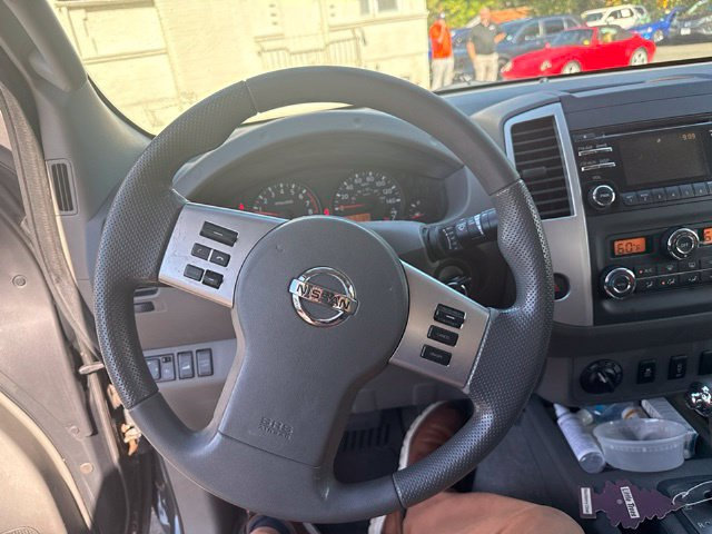 Used 2013 Nissan Frontier SV w/ SV Value Truck Pkg AWD/4WD image 12