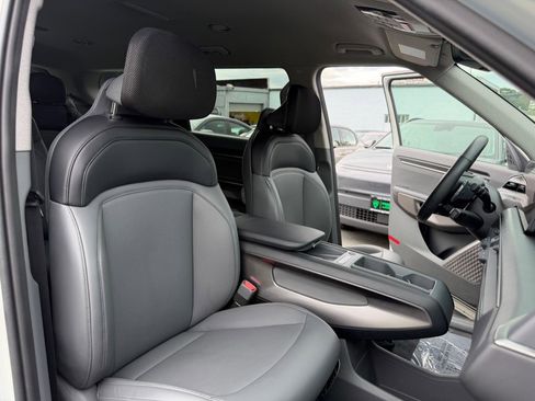 Used 2024 Kia EV9 Light Long Range image 35