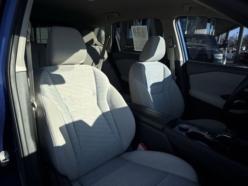 Used 2021 Nissan Rogue SV image 32