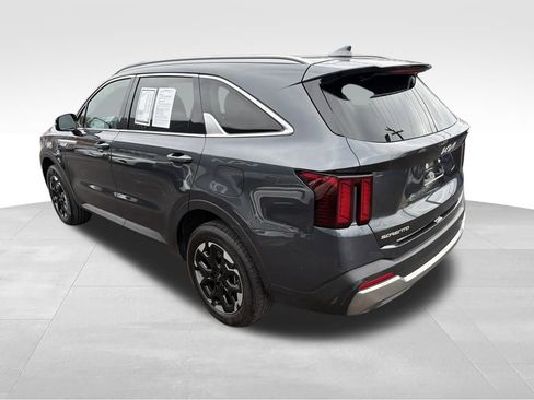 Certified 2024 Kia Sorento S w/ Panoramic Sunroof Package image 7