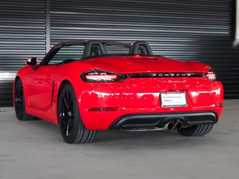 Certified 2022 Porsche 718 Boxster S image 3