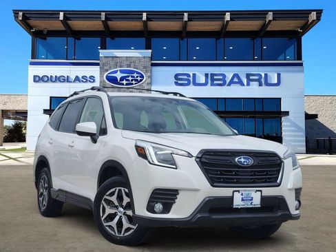 Certified 2022 Subaru Forester Premium AWD/4WD image 1