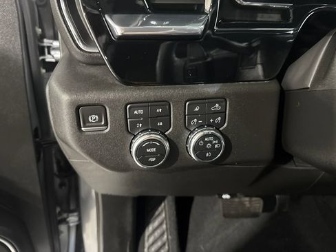 Used 2023 GMC Sierra 1500 SLT w/ SLT Convenience Package AWD/4WD image 35