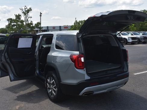 Used 2023 GMC Acadia SLE FWD image 16