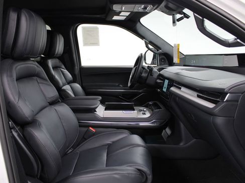 New 2026 Lincoln Navigator Reserve w/ Jet Appearance Package AWD/4WD image 37