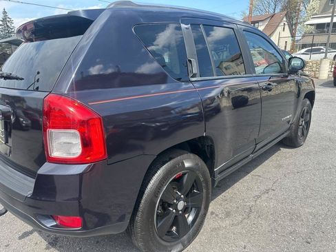 Used 2011 Jeep Compass Latitude AWD/4WD image 5
